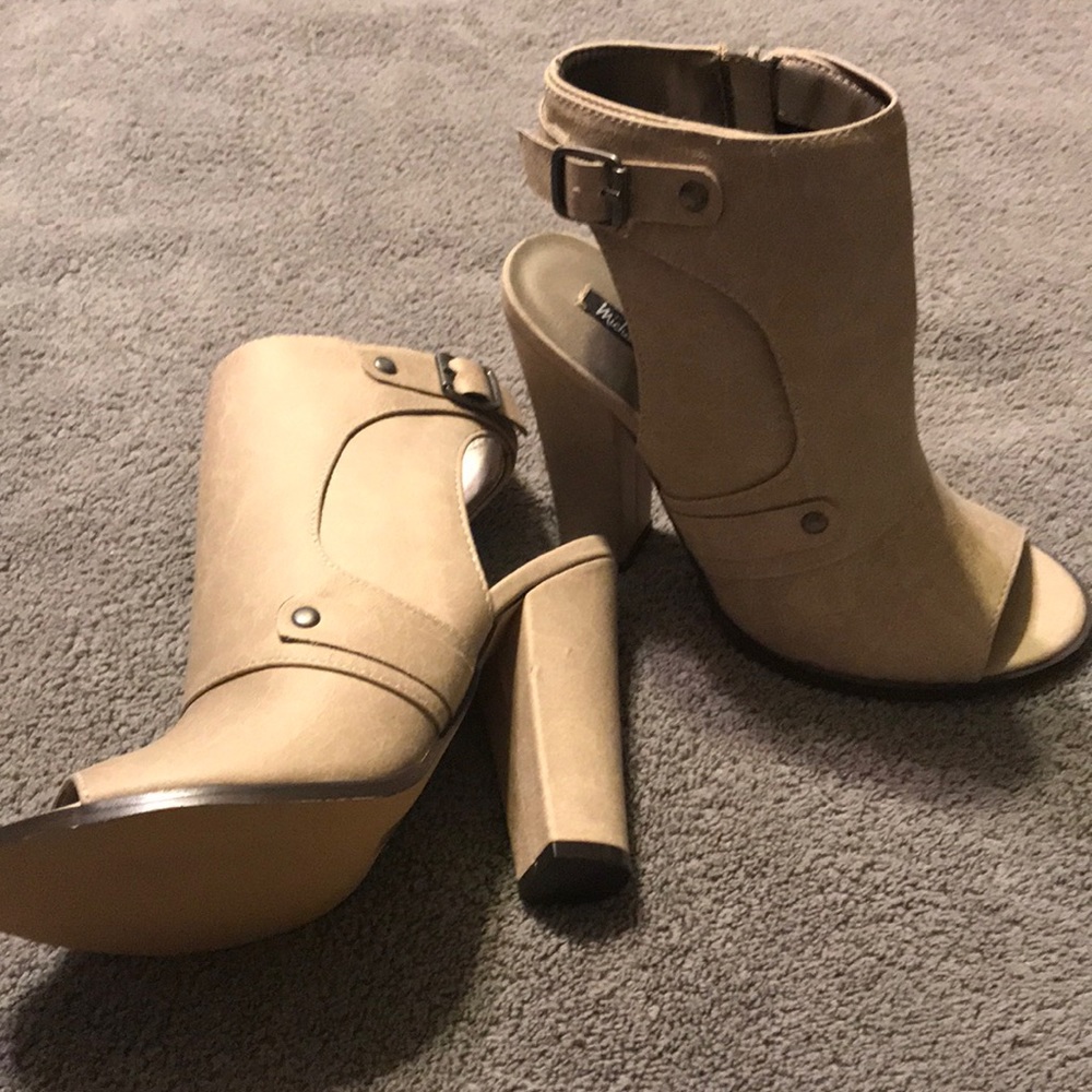 Women’s Michael Antonio Size 7.5 Open Toe Heels